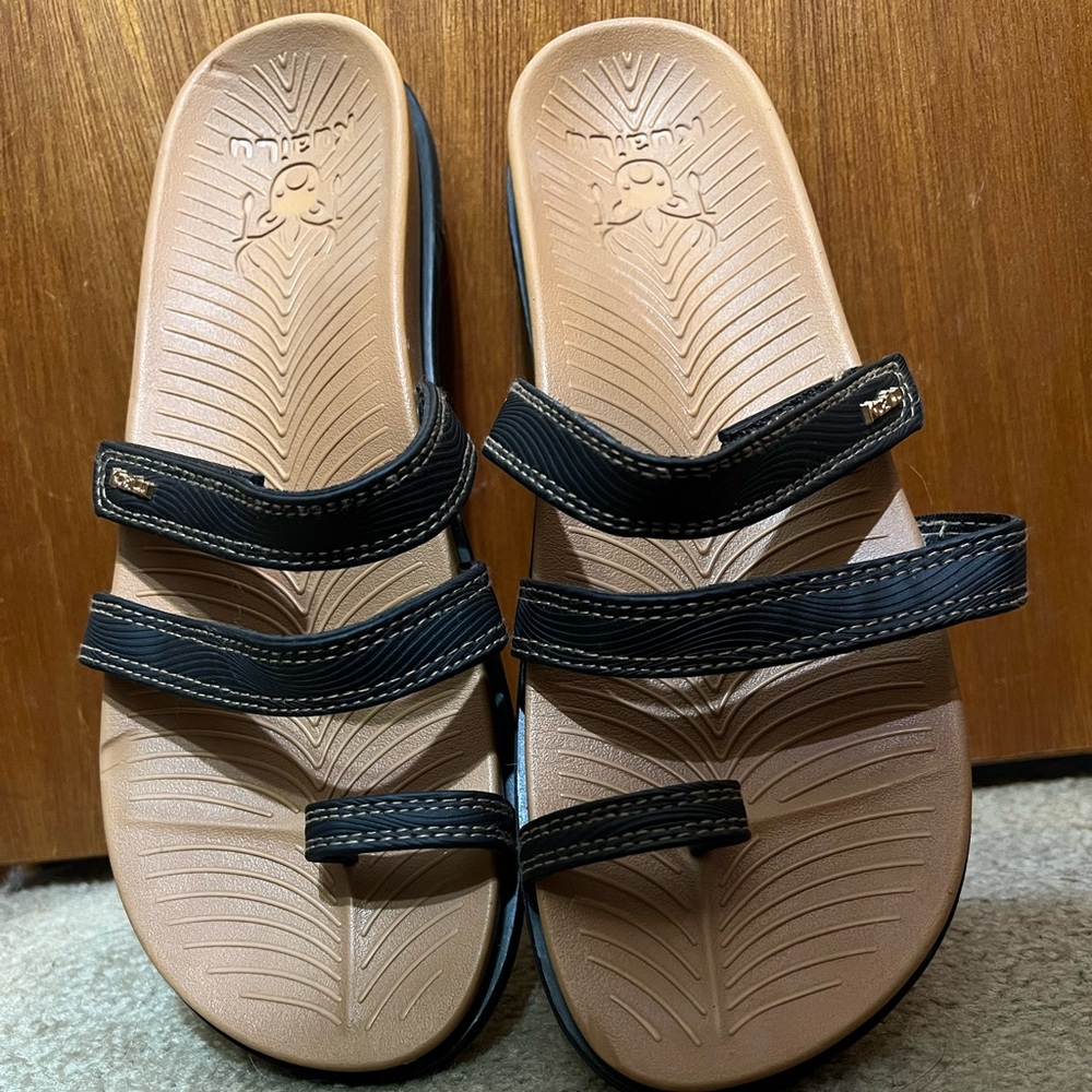 Women’s light slip on sandals